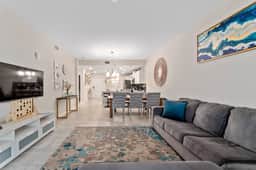 Storey Lake: Apartment with lake view - Image 5