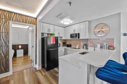 Exclusive Ground floor Apartment with Balcony - Image 2