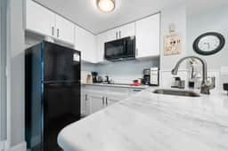 Exclusive Apartment near Universal & Inter. Drive - Image 4