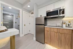 Comfortable 2BR | Near Universal Studios - Image 4