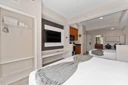 Orlando Studio | King & Queen Beds | Sleeps 4 - Image 2