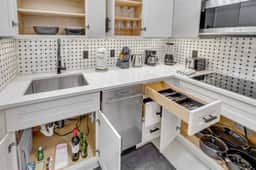 1BR | Queen + 2 Twins | Near Disney & Epic - Image 4