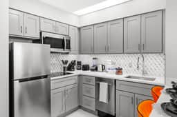 1BR Suite | Close to Vineland & Disney - Image 2