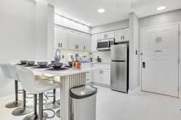 1BR | Queen + 2 Twins | Near Disney & Epic - Image 2