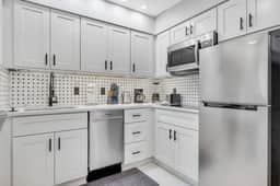 1BR | Queen + 2 Twins | Near Disney & Epic - Image 3