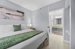 Orlando 2BR Apt | Full Kitchen | Epic Universe - Image 5