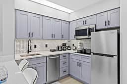 Prime Location | 1BR Apt Near Epic & OCCC - Image 3