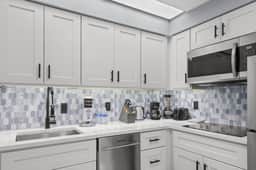 Cozy 1BR near Universal & International Drive - Image 3