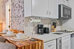 Spacious Studio near Universal & ICON Park - Image 4