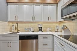 2BR apartment sleeps 10 near Disney - Image 5