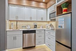 2BR apartment sleeps 10 near Disney - Image 3