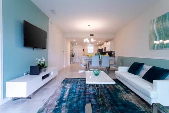 Apartment in a resort with pool view - Image 1
