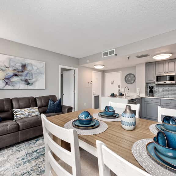 Apartment with Volcano Bay view - Image 1
