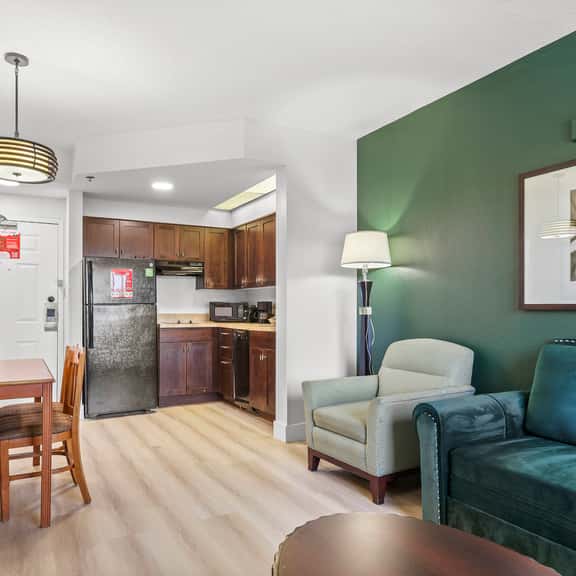 Cozy Orlando Getaway with Pool Access - Image 1