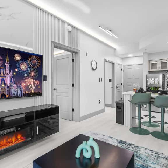 1BR apartment with pool near Disney - Image 1