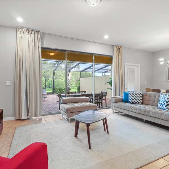 5BR townhouse sleeps 14 with private pool - Image 1