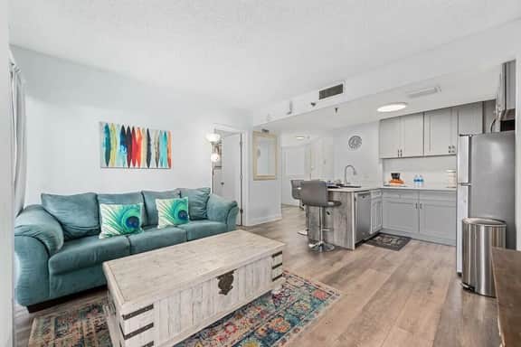 Exclusive Ground-Floor Apartment - Image 5