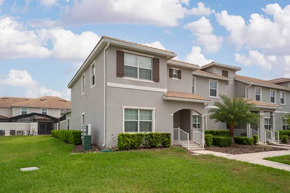 Townhome with pool at Storey Lake - Image 2