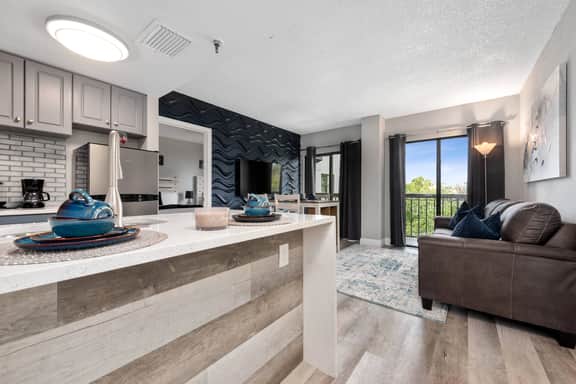 Apartment with Volcano Bay view - Image 2