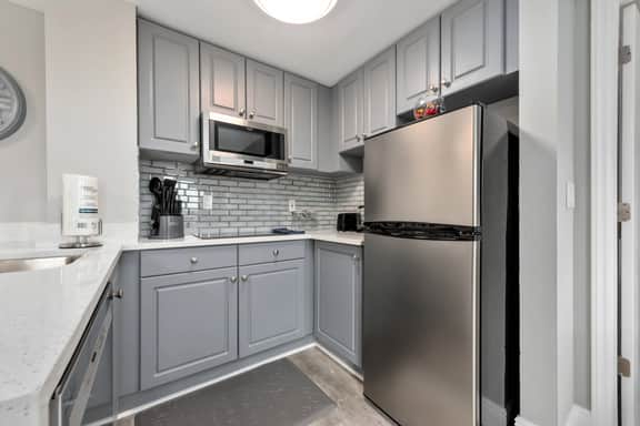 Apartment with Volcano Bay view - Image 5