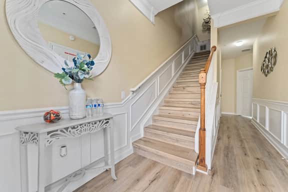 Luxury 3-Suite Townhome, Resort Near Universal - Image 2
