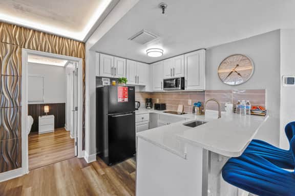Exclusive Ground floor Apartment with Balcony - Image 2