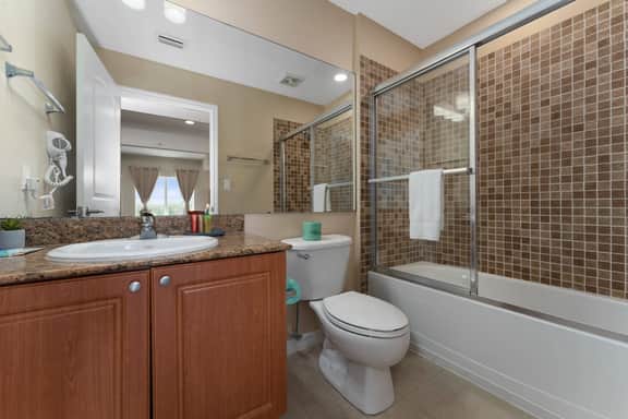 Orlando Studio | King & Queen Beds | Sleeps 4 - Image 5