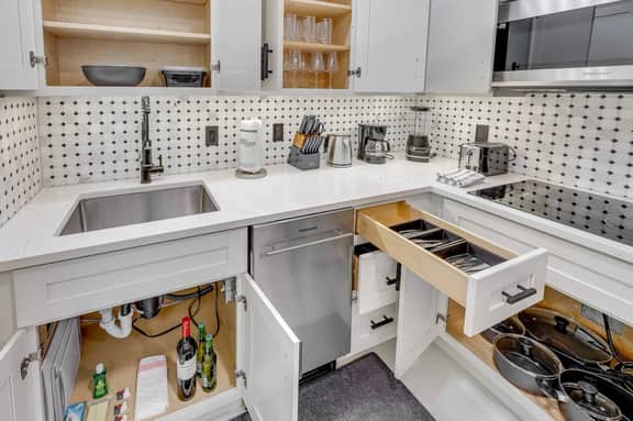 1BR | Queen + 2 Twins | Near Disney & Epic - Image 4