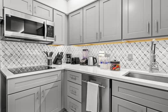 1BR Suite | Close to Vineland & Disney - Image 4