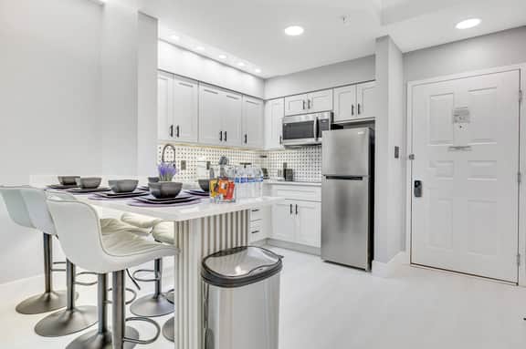 1BR | Queen + 2 Twins | Near Disney & Epic - Image 2