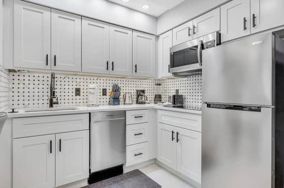 1BR | Queen + 2 Twins | Near Disney & Epic - Image 3