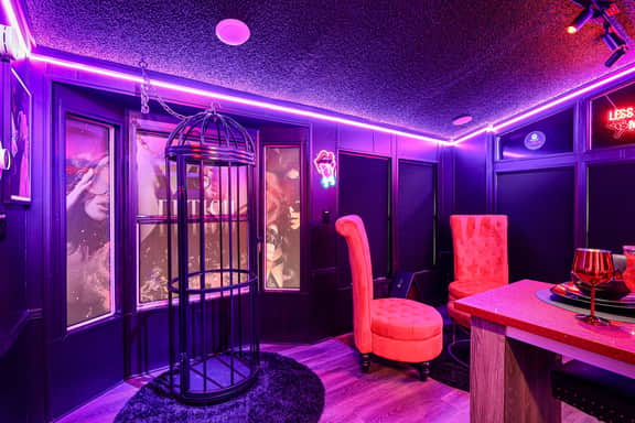 Romantic Getaway w/ Secret Room Private - Image 2