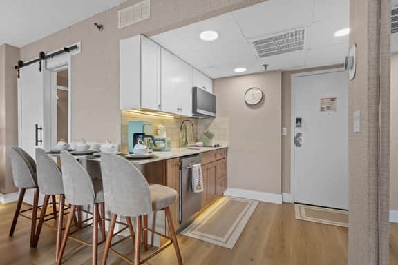 Lakefront Studio near I-Drive & ICON Park - Image 2