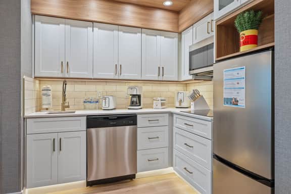 2BR apartment sleeps 10 near Disney - Image 3