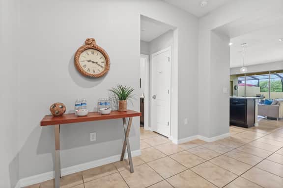 5BR townhouse with pool near Disney attractions - Image 3