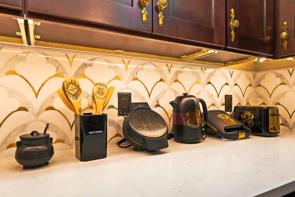 Themed Harry Potter Apt | Top Location - Image 4