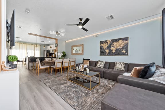 Prime Location | 3 Suites Townhome Near Universal - Image 1