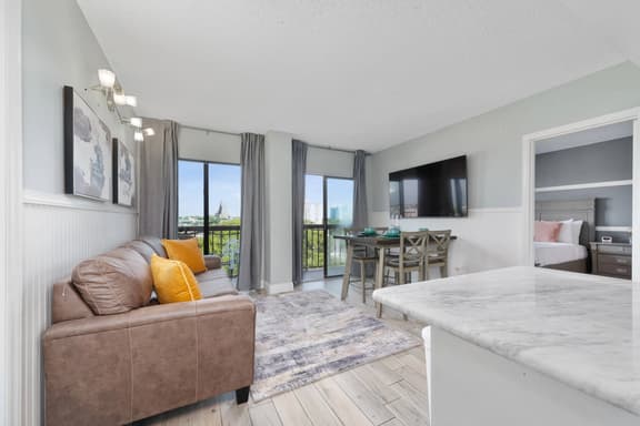 Exclusive Apartment near Universal & Inter. Drive - Image 1