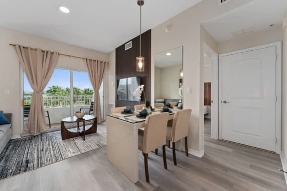 Stylish Studio | Kitchen | King + Sofa Bed - Image 1