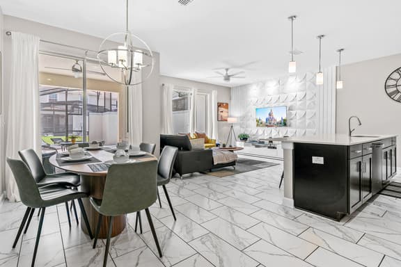 Family 4BR | Pool & Disney Nearby - Image 1