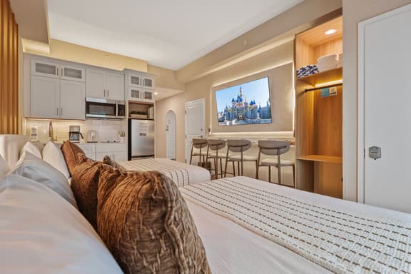 1BR studio with 2 queens near Disney - Image 1