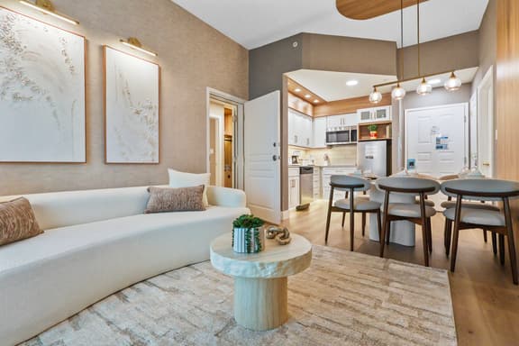 2BR apartment sleeps 10 near Disney - Image 1