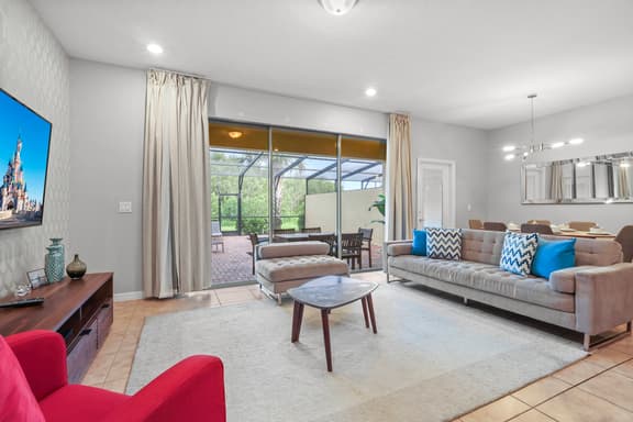 5BR townhouse with pool near Disney attractions - Image 1